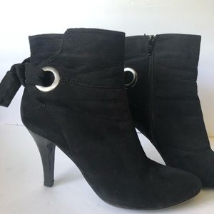Madeline Black Microsuede Ankle Booties sz 9
